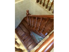 木質樓梯