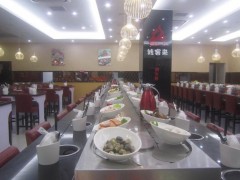 南京旋轉(zhuǎn)小火鍋設備廠家 南京回轉(zhuǎn)火鍋設備廠家哪家好