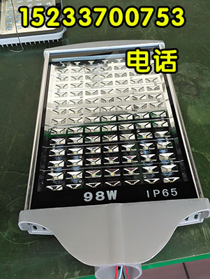 陽泉水泥桿路燈廠家,陽泉6米30瓦太陽能路燈價格