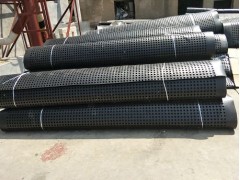 供應菏澤蓄排水板￥菏澤地下室排水板