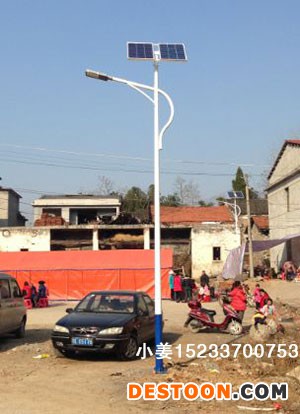 赤峰新農村太陽能路燈5米30w燈頭價格配置