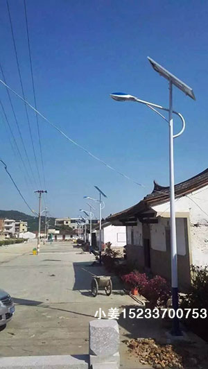 烏蘭察布農村太陽能路燈廠家哪里賣路燈便宜